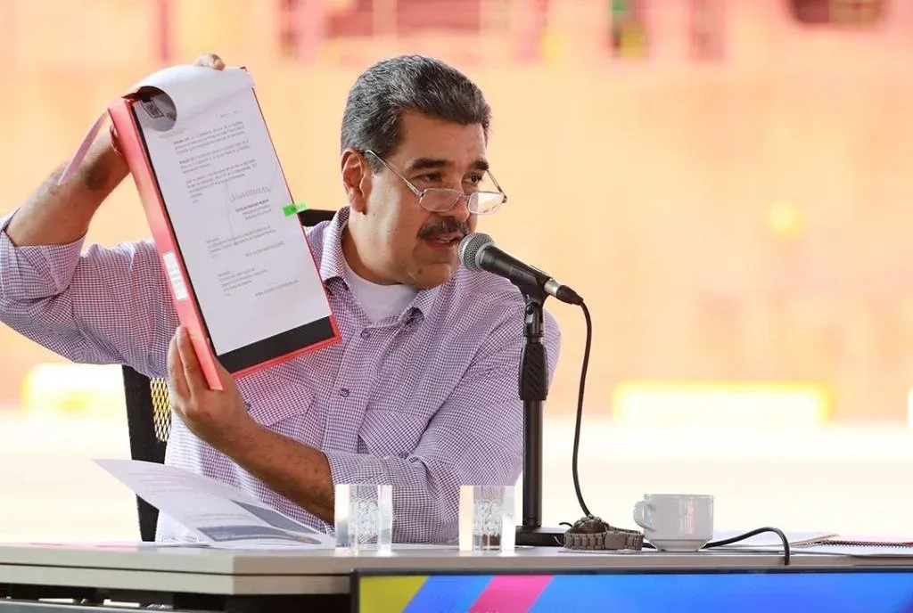 Maduro reshuffles trade and foreign exchange administrations