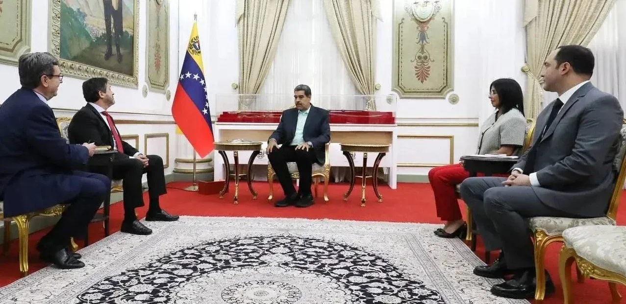 Venezuela’s Nicolas Maduro and Delcy Rodriguez meet Repsol, fears that oil output may stagnate